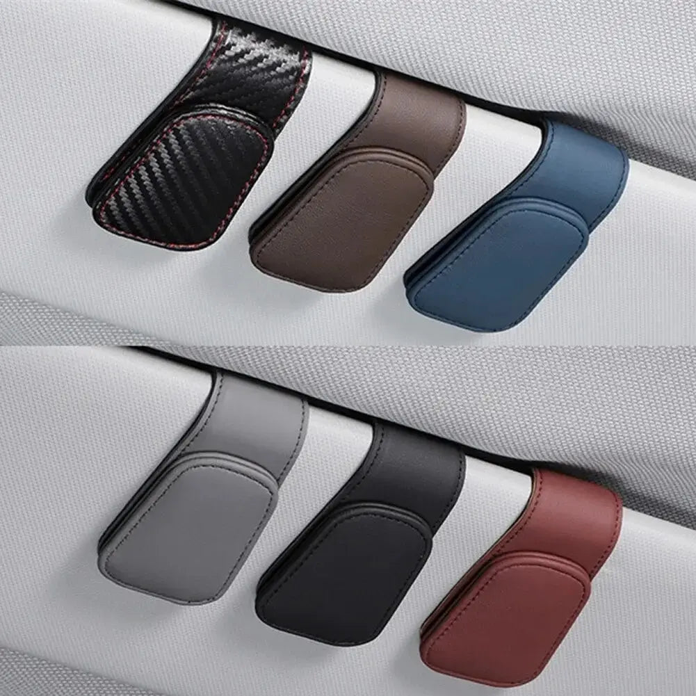 "Porte-lunettes de soleil en cuir pour voiture - Clip de suspension magnétique multifonction pour ranger lunettes, cartes et petits accessoires. Ajustement universel pour tous les véhicules, offrant une organisation pratique et élégante."