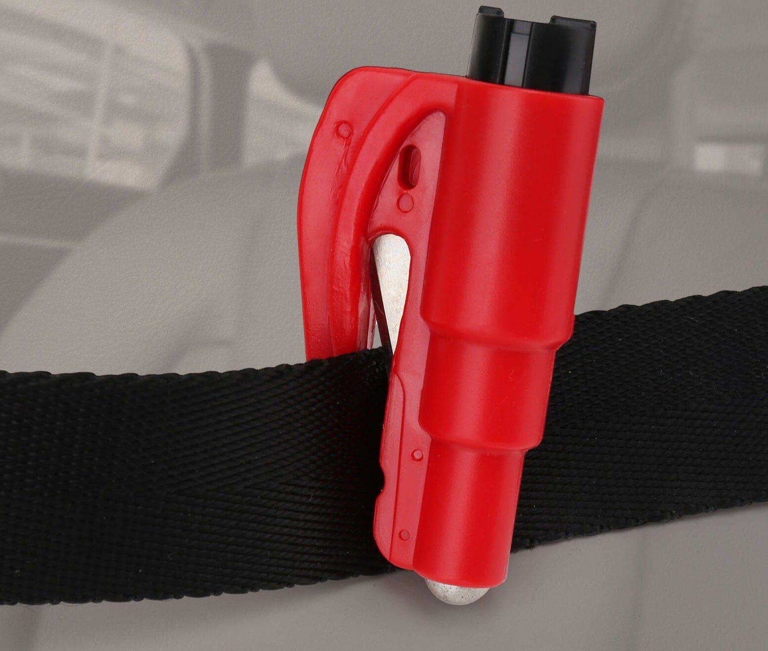 Brise-vitre portable – Outil d'urgence compact pour voiture conçu pour briser rapidement les vitres en cas d'accident ou d'urgence. Fiable, durable et essentiel pour les kits de sécurité des véhicules.